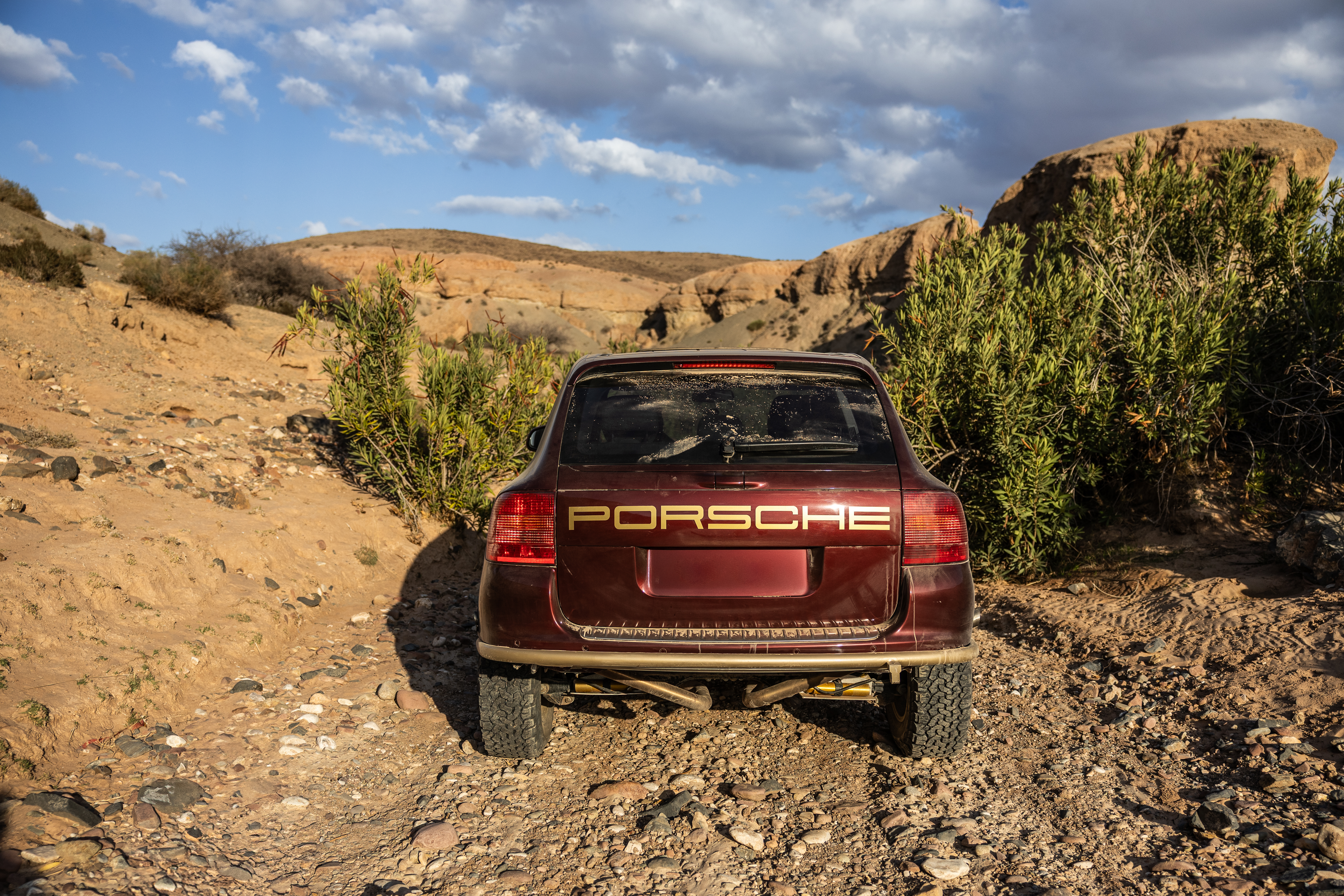 Off-Road Adventure in a Porsche Cayenne - Montagne sahara — photo 6