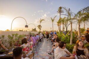 coco-rooftop-marrakech-sunset-terrace-dining